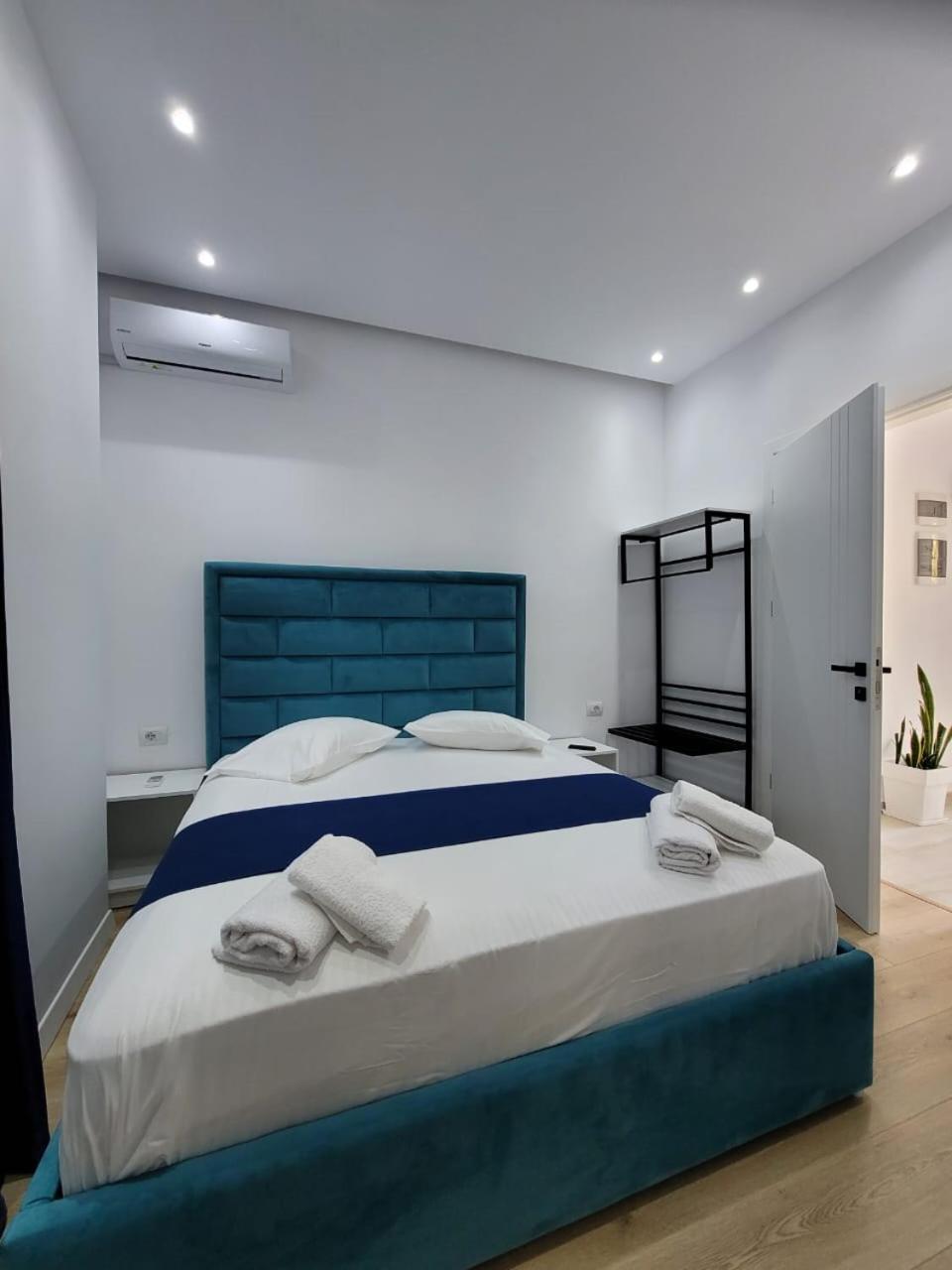 Luxury Room'S By Lika Sarandë Buitenkant foto